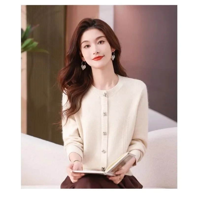 Cardigan Top lavorato a maglia versatile per giovani donne Nuovo autunno sciolto stile coreano lavorato a maglia