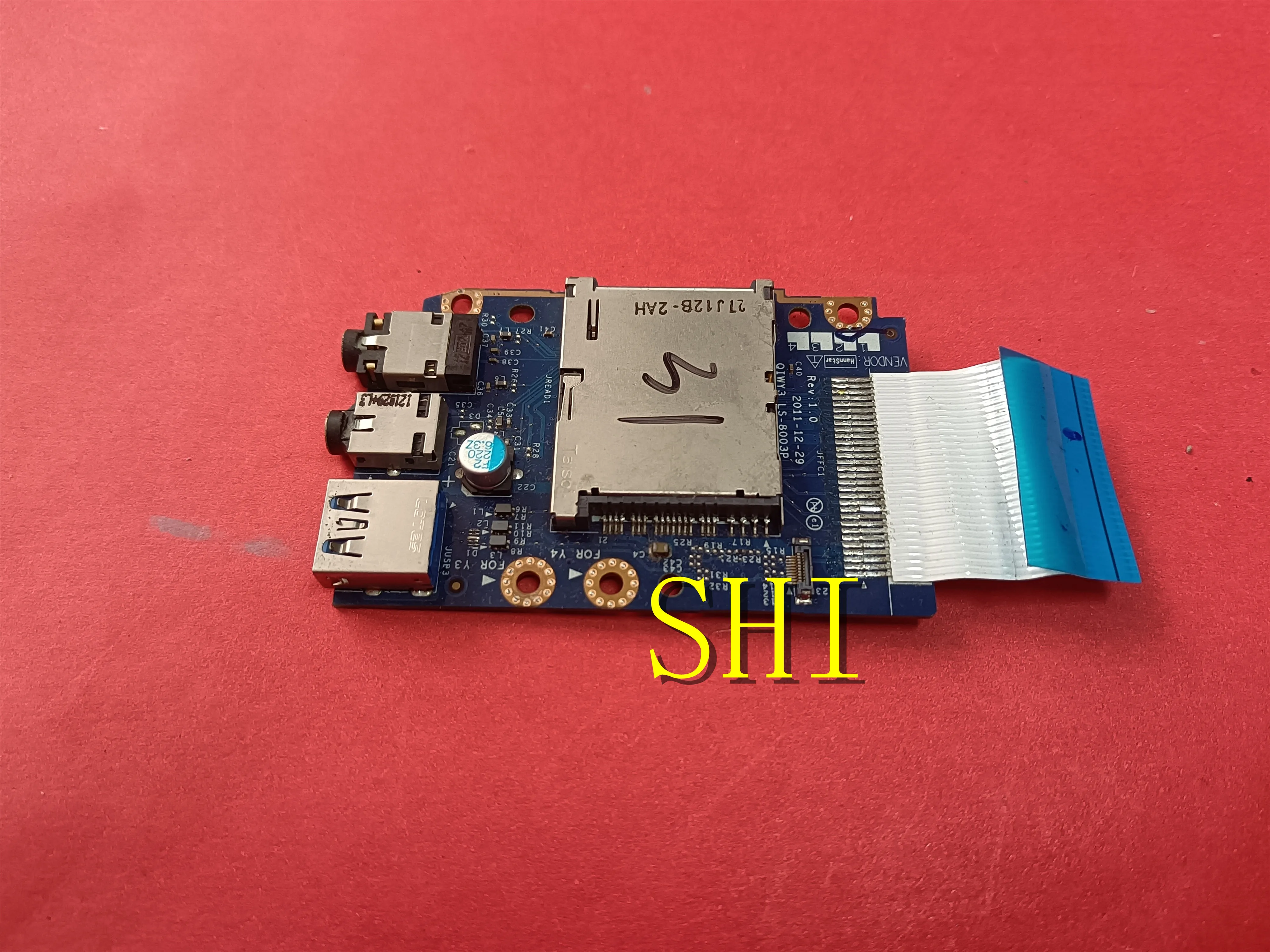 

Used FOR Lenovo Y580 USB 8003P Audio Board w/ cable QIWY3 QIWY4 USB 2.0 100% test ok LS-8003P