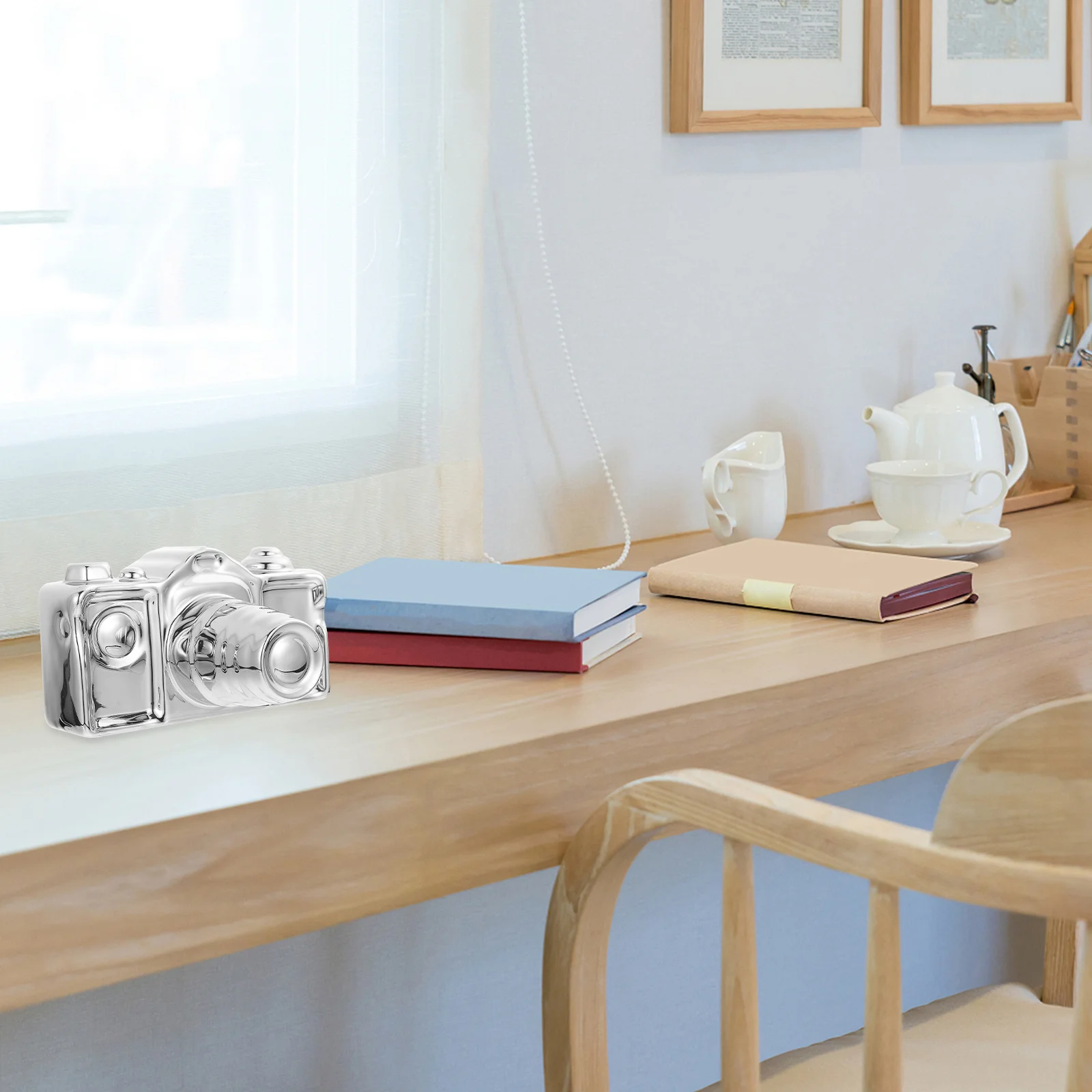 

Creative Ceramic Camera Shaped Desktop Ornament for Living Room Bedroom Decor Home Office Interior Decoration Silver