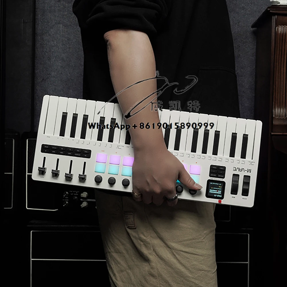 لوحة مفاتيح SMK-37 PRO Mini MIDI 37 مفتاحًا حساسة للسرعة تدعم لاسلكيًا مع وحدة تحكم في وسادات الطبل RGB