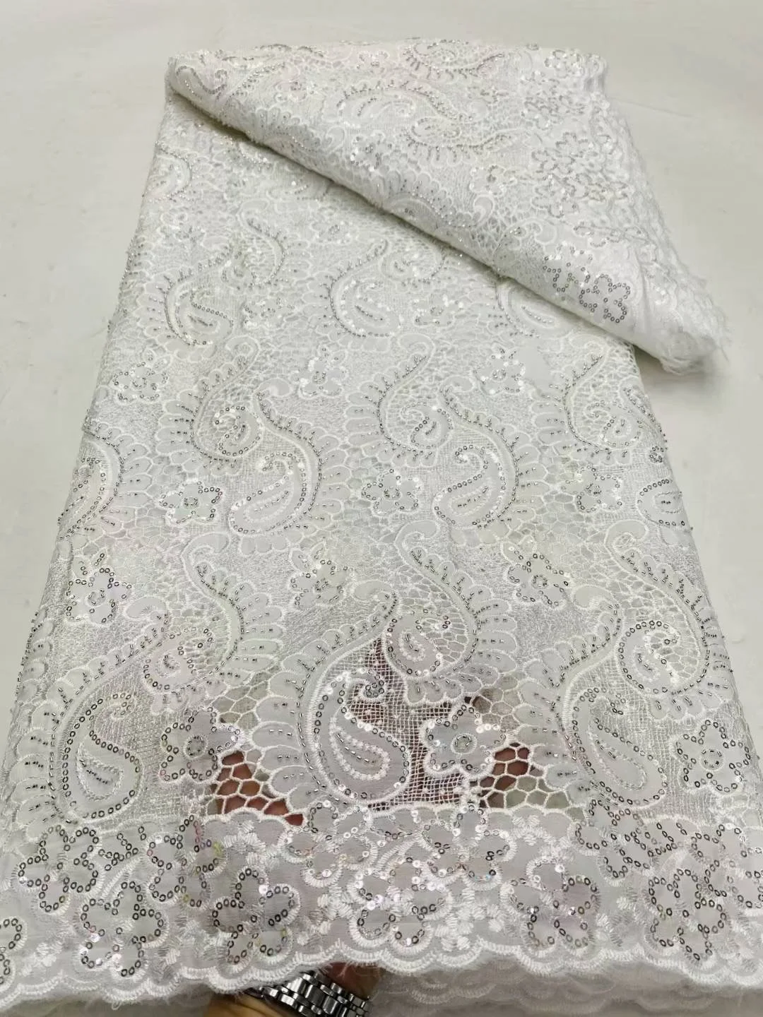 

2025High Quality African Nigerian Tulle Lace Fabric for Sewing Wedding Party Gown Dress,Embroidered Cotton Damask (5Yards) white