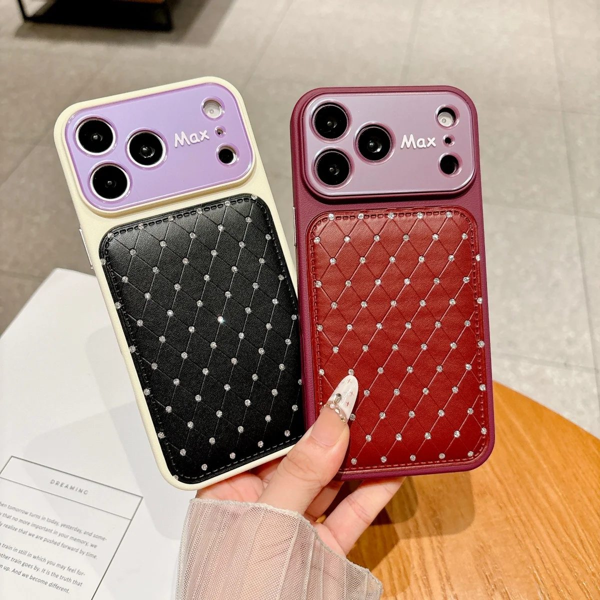 Luksusowe, błyszczące etui na – Camera Leather Case recenzja i cena
