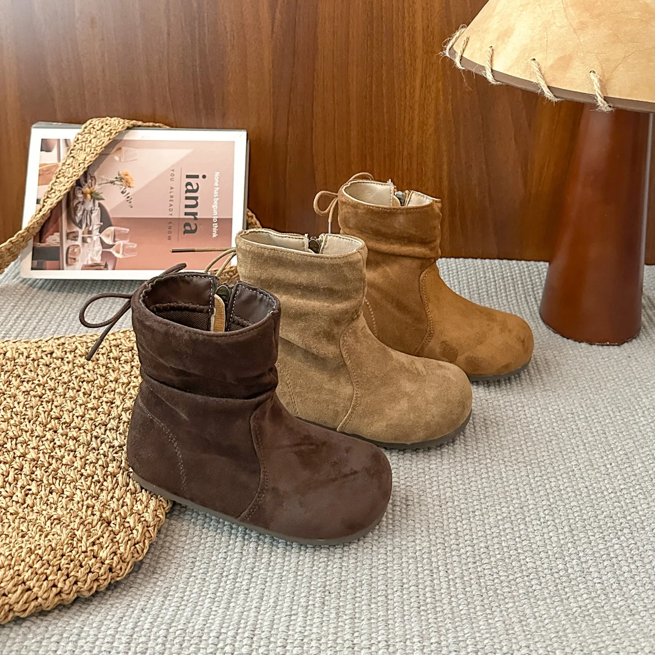 

Модная обувь для девочек 2025Осенние новые стильные детские ботинки средней длины, удобные нескользящие повседневные ботильоны для девочек, Zapatos De Mujer Boats