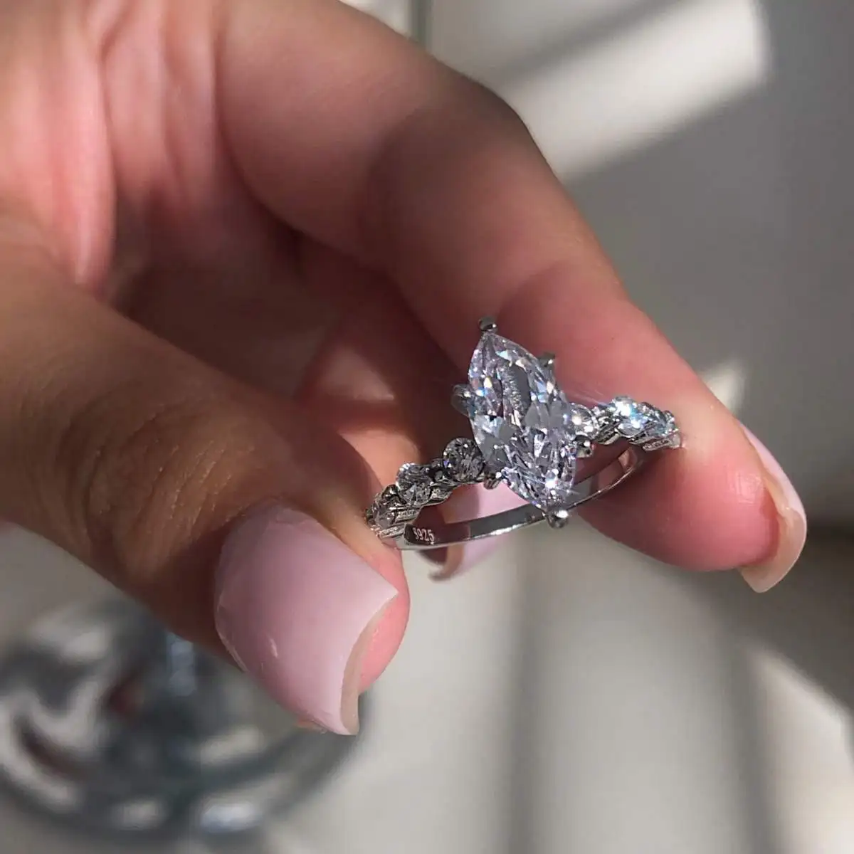 

Элегантное кольцо в форме слезы, роскошное, с высокой эстетической ценностью, новинка, модные украшения для женщин, абсолютно новое состояние