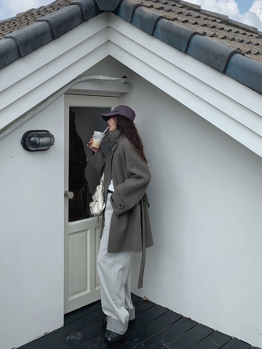 

Шерстяное двустороннее пальто ручной работы свободного кроя в корейском стиле, прямой крой, длинный рукав, воротник, застежка на одну пуговицу, женское...