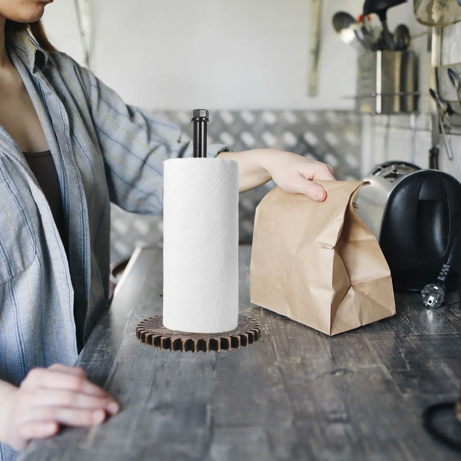 Black Iron Vintage Industrial Kitchen Paper Roll Holder Pipe Style Standing Paper Towel Dispenser Countertop Multifunctional