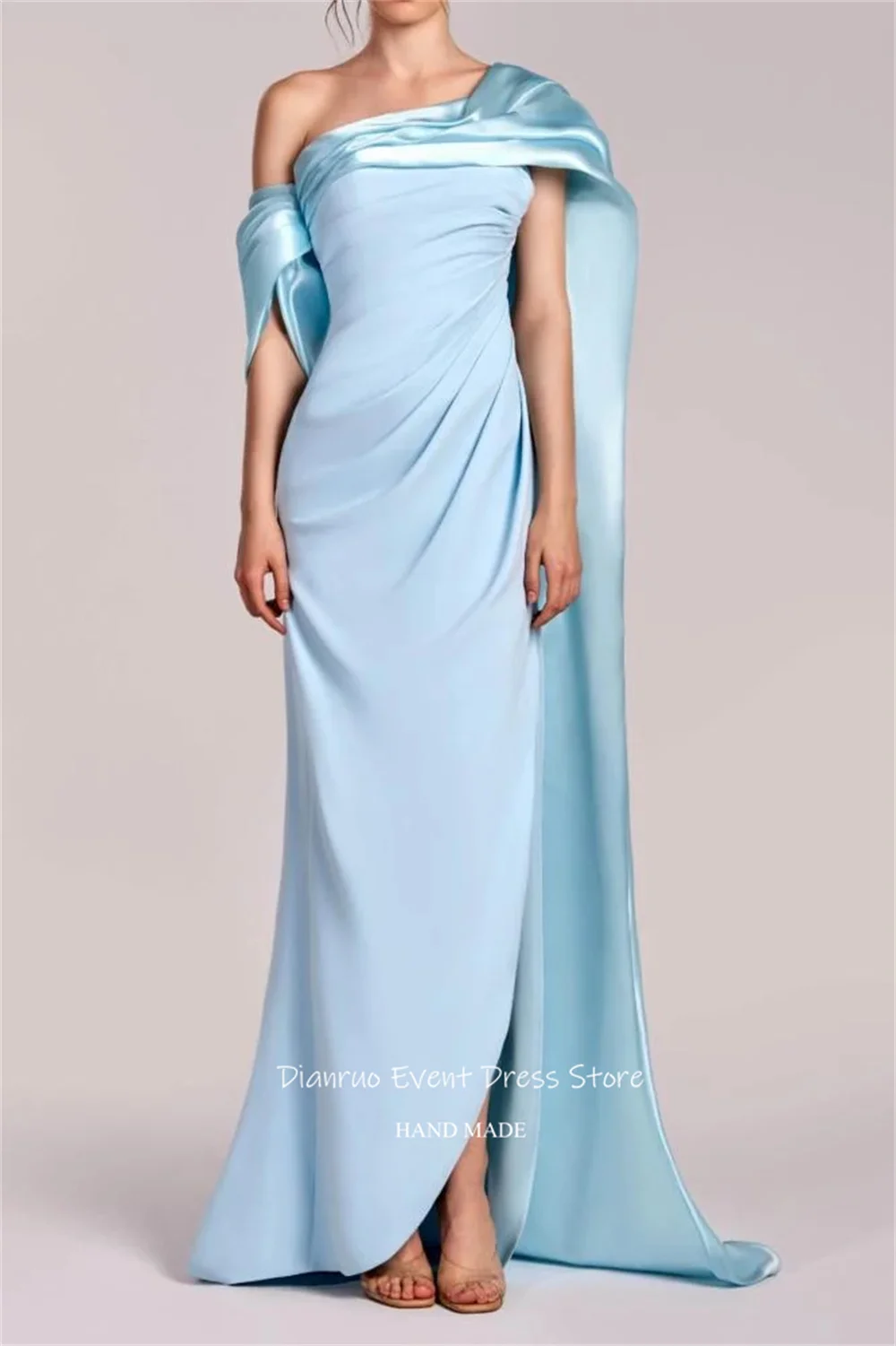 Dianruo Dubai فساتين سهرة بطيات باللون الأزرق الفاتح خط عنق غير متماثل من الساتان فساتين سهرة ماكسي 2025 فساتين حفلات مخصصة