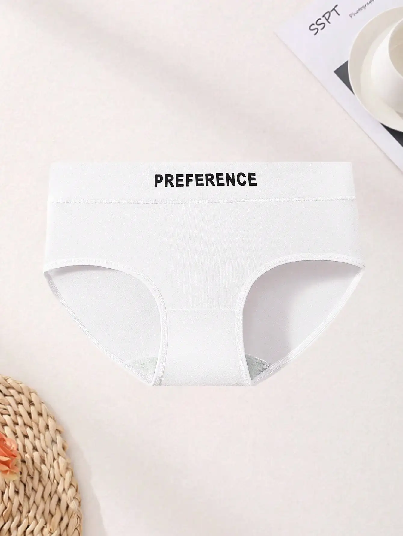 7-Piece Madeira Letter-Pattern Cotton Women's Trunks for Exercise and Yoga, Seamless and Comfortable Women's Underwear