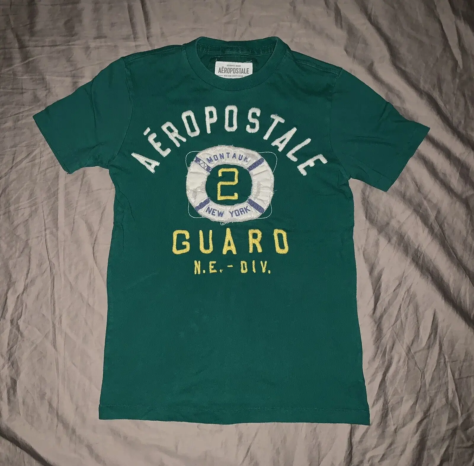 Aeropostale Guard Montauk New York AERO Men’s XS green embroidered T shirt 17x26