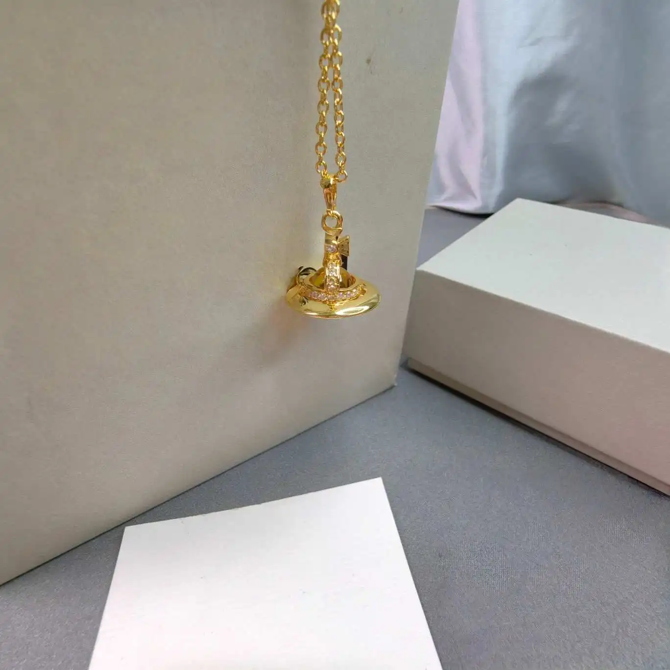 S925 الفضة الاسترليني الخفيفة الفاخرة الذهب ثلاثي الأبعاد الصغيرة زحل الوردي الماس فتاة الزجاج قلادة بها خرزات قلادة #3