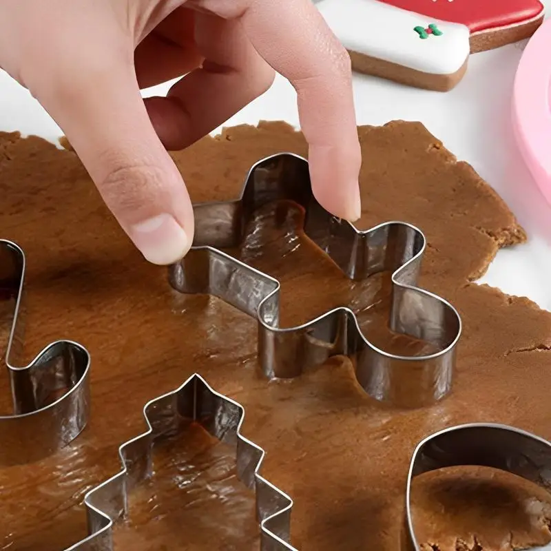 Christmas Cookie Mould Stainless Steel Cookie Stamp Press 6 Pieces Cookie Cutters Kit Christmas Cookie Cutters Embossing Cookie