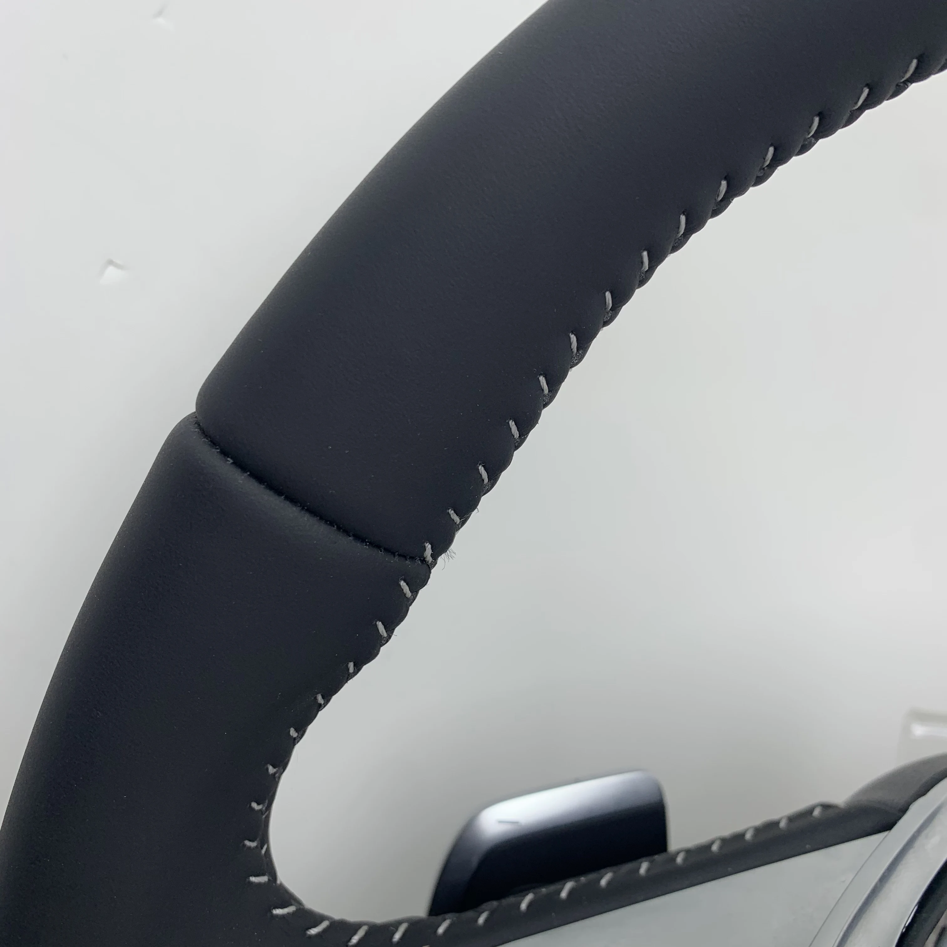 Custom Volant Full Leather Steering Wheel for Audi A3 A4 A8 B8.5 A5 A6 C7 C8 S3 S4 S5 B9 RS3 8V RS7 - view 4