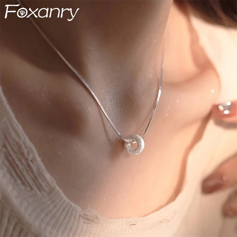 Foxanry Scrub Hollow Round Pendant Necklaces For Women Girls Trendy Minimalist Classic Elegant Clavicle Chain Party Jewelry Gift