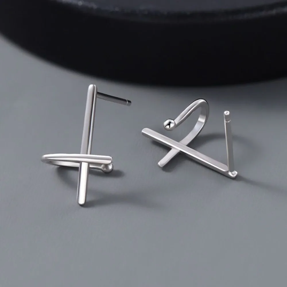 1pair Cross Design High-end Bow-shaped Accessory Featuring A Unique and Stylish Minimalist and Cool Style Single Earring.