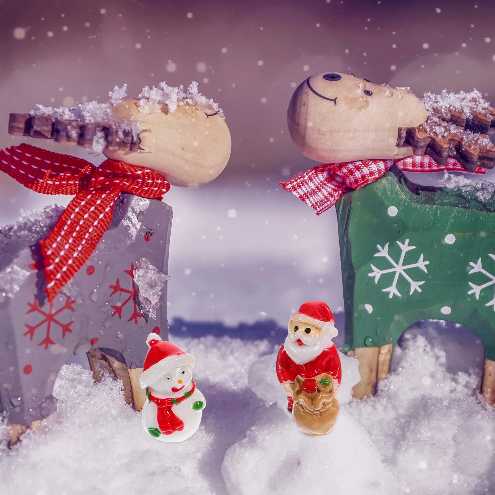 

5Pcs Christmas Decorations Resin Miniature Art Crafts Xmas Table Ornaments Creative Desktop Decor Festive Supply