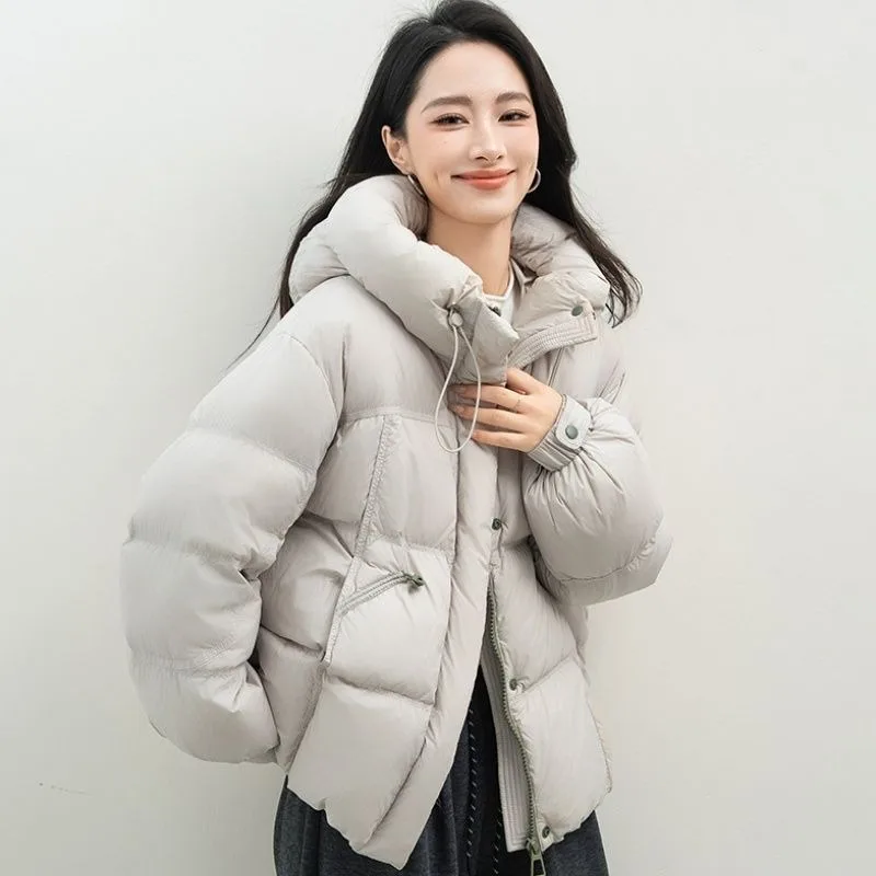 Nueva Chaqueta de algodón con capucha de invierno para mujer, Chaqueta de algodón ligera de lujo con diseño de nube, Parker grueso con capucha a la moda para mujer