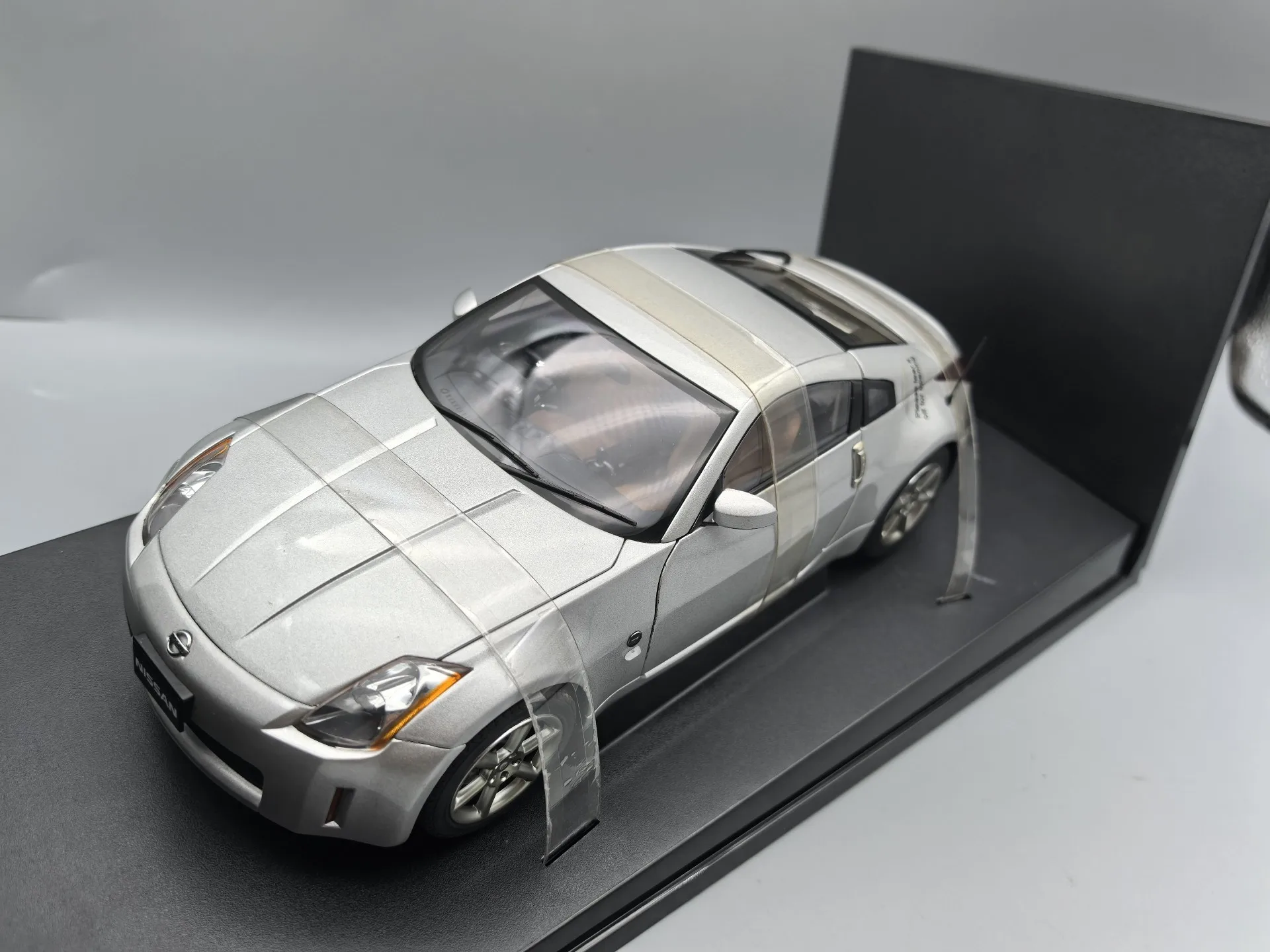 

Autoart 1:18 FAIRLADY Z 2002 Silver JDM Simulation Limited Edition All Open Alloy Metal Static Car Model Toy Gift