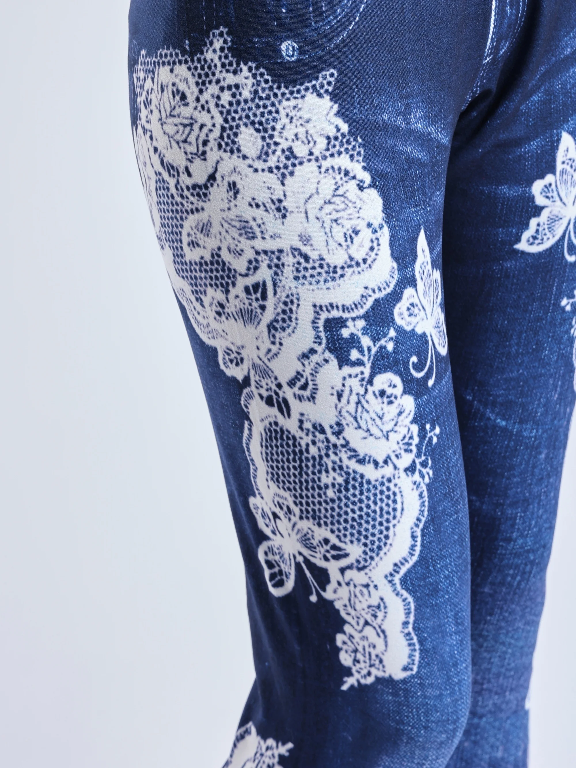 New Women\'s Leggings With Lace Print Sexy High Elasticity Comfortable And Casual Denim Inspired High Waisted Pants