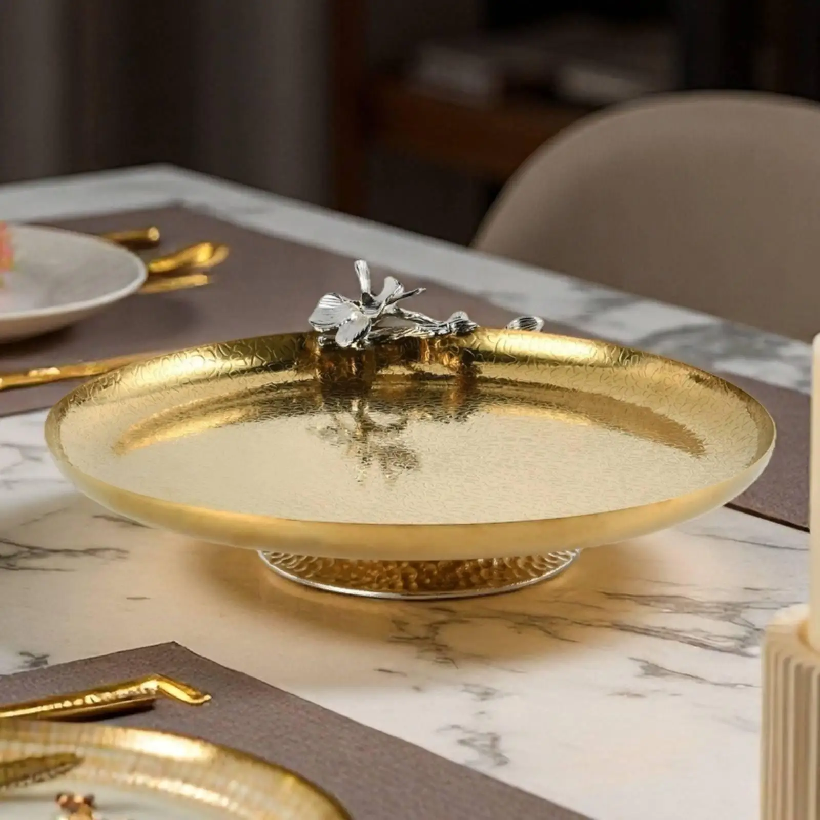 Oval Fruit Bowl with Pedestal Gold-Toned Decorative Tray with Flower Detail Stainless Steel Bowl with Pedestal Base for Hosts,