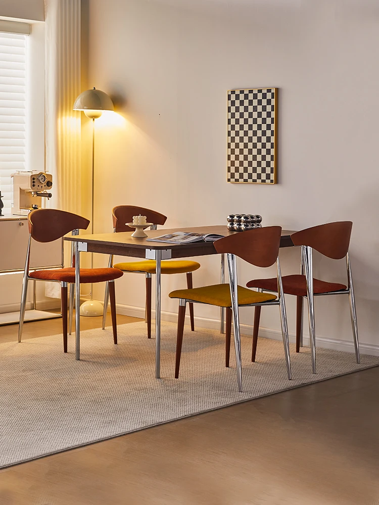 Cadeira de design sofisticado