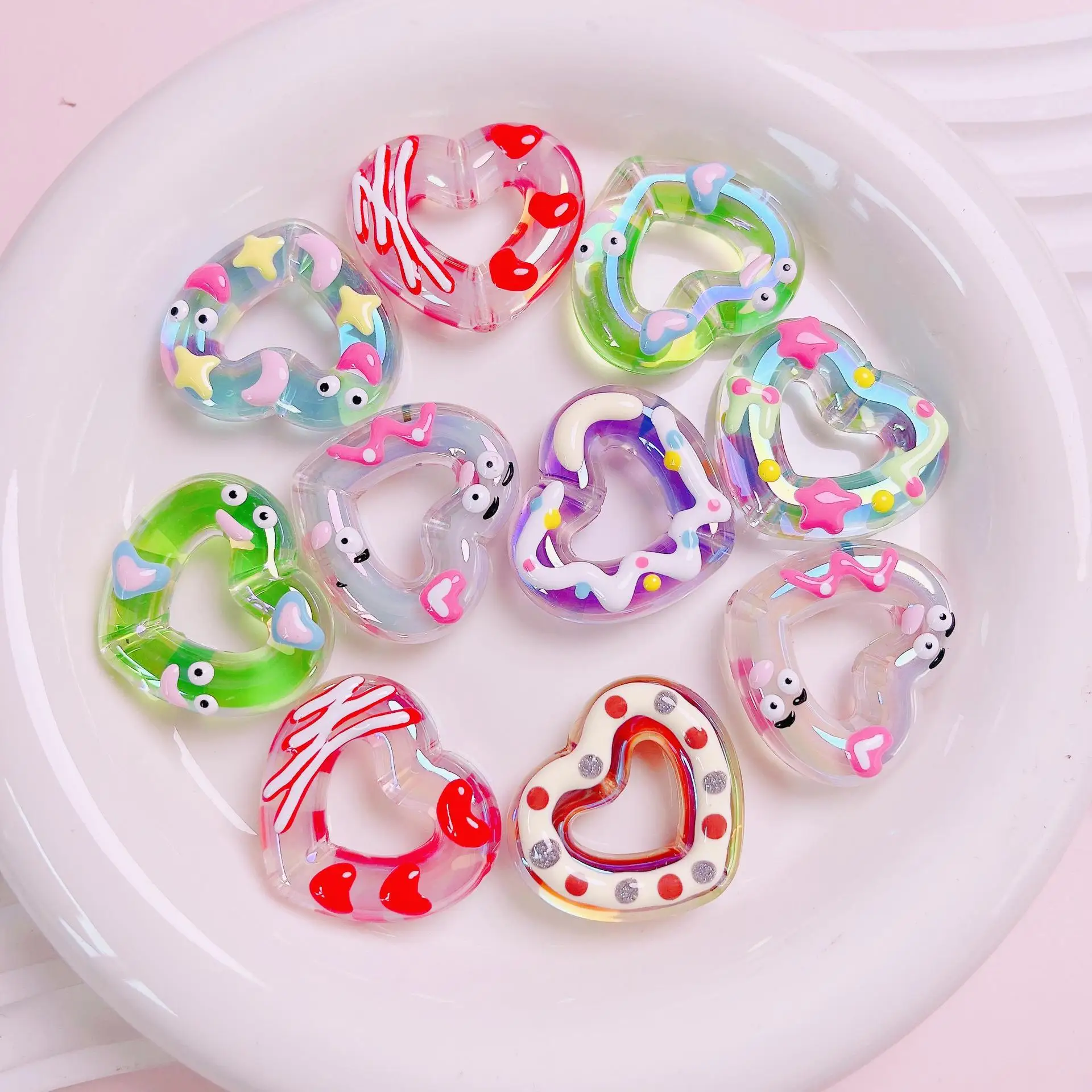 

Trendy New Oil Drop Hollow Out Style Love Heart Acrylic Jewelry Beads Fit Bracelet Necklace Earring Pen Making 20pcs 27*30mm