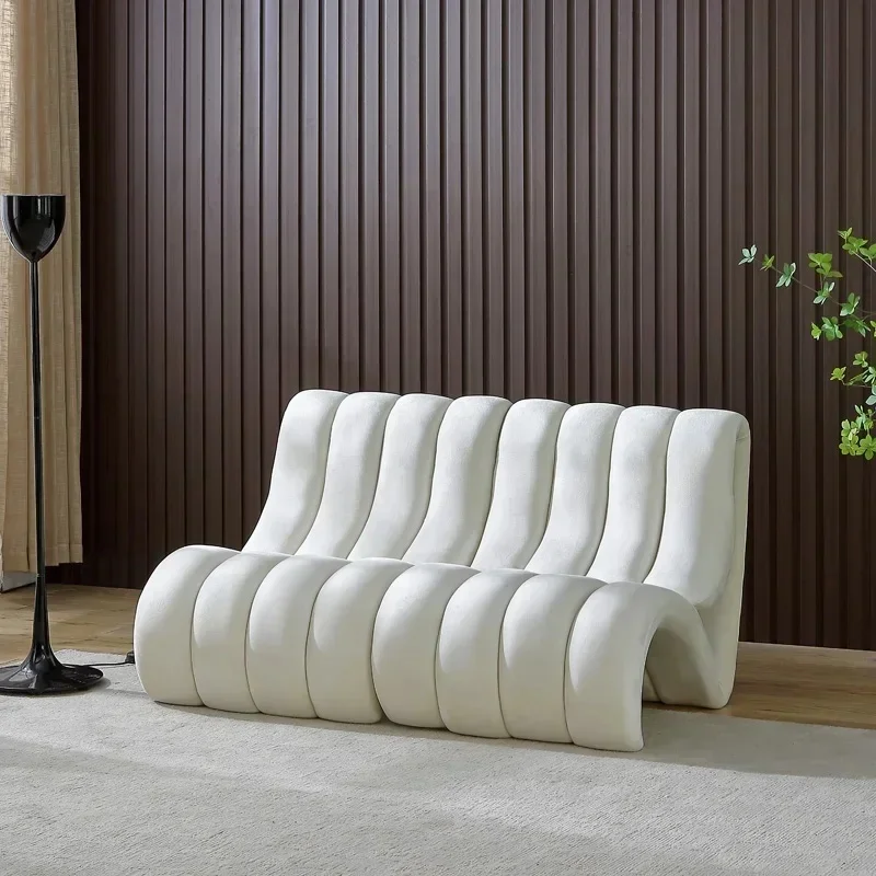 Comfortable Light Luxury Living Room Sofa - Creative Aesthetic Design for Relaxed Home Spaces
