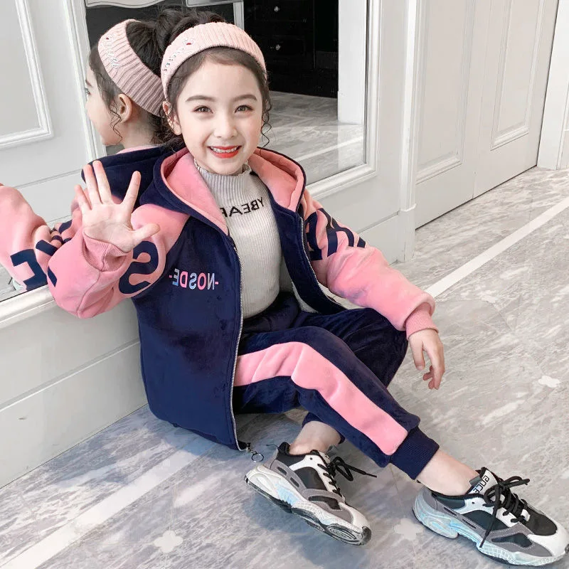 2026 New Girls' Autumn And Winter Set Features A Stylish two-piece Silver Fox Fleece Set With Added Fleece And Thickened