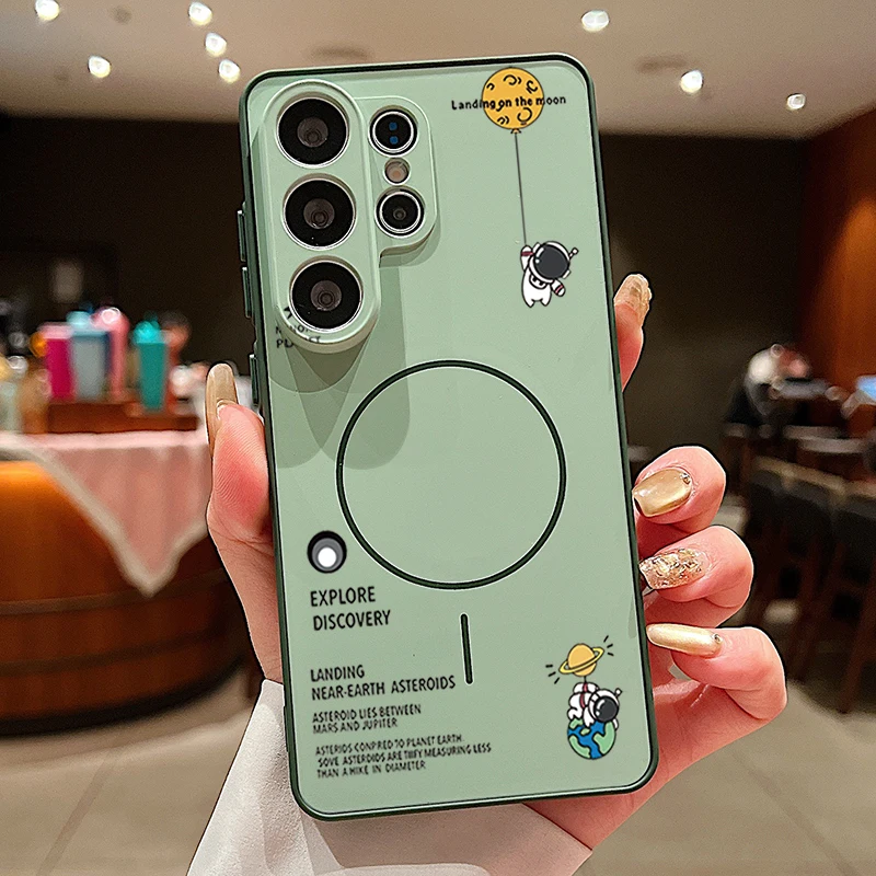 Magnetische Handyhülle „Kleiner Astronaut“ für Samsung Galaxy S25 S26 Ultra Edge S24 S23 FE A57 A17 A56 A37 A16 A55 A36 A55 – Hartschale