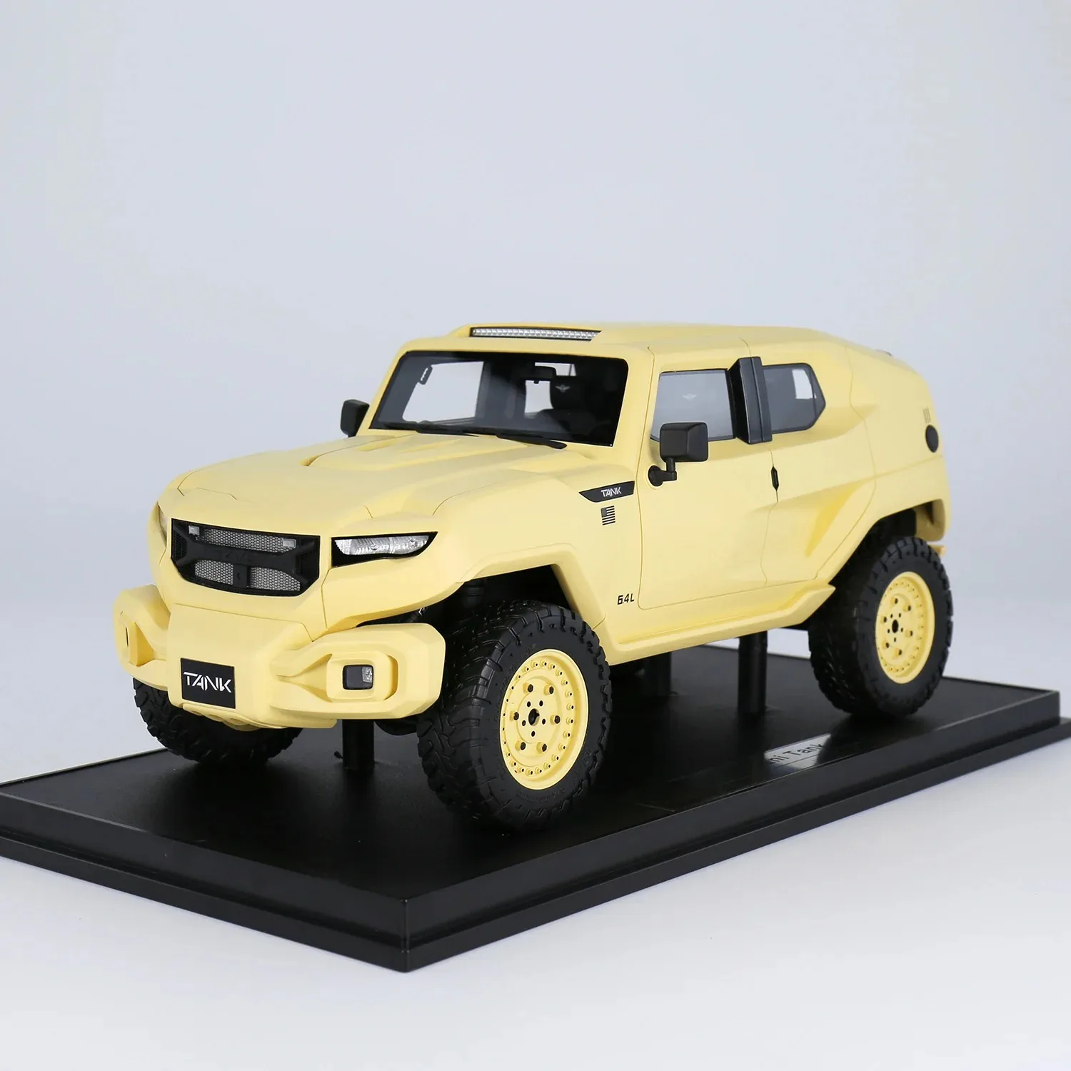 1/18 Rezvani Tank  Model Car RadScale - DNA Collectibles resin model