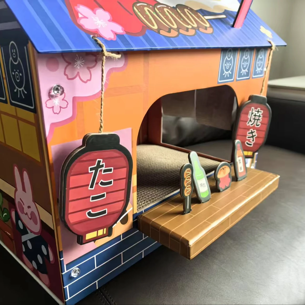 

Modern Solid Pattern Cat Furniture Indoor Condo Cave Tent Button Closure Cat Bed Scratchers Cardboard Cat House For Living Room