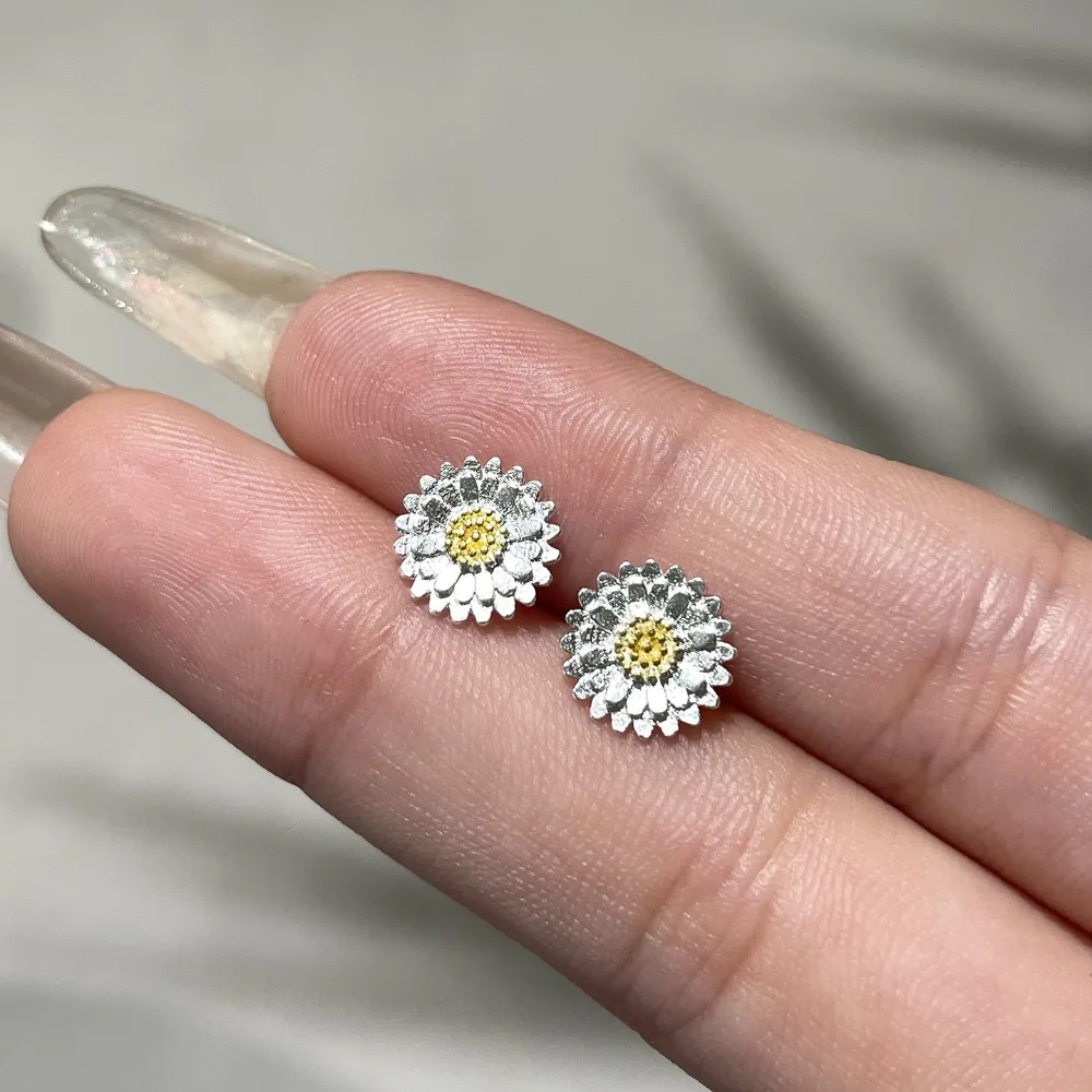 Sweet Temperament 925 Sterling Silver Little Daisy Flower Stud Earrings for Women Girl Hypoallergenic Minimalist Jewelry Gifts
