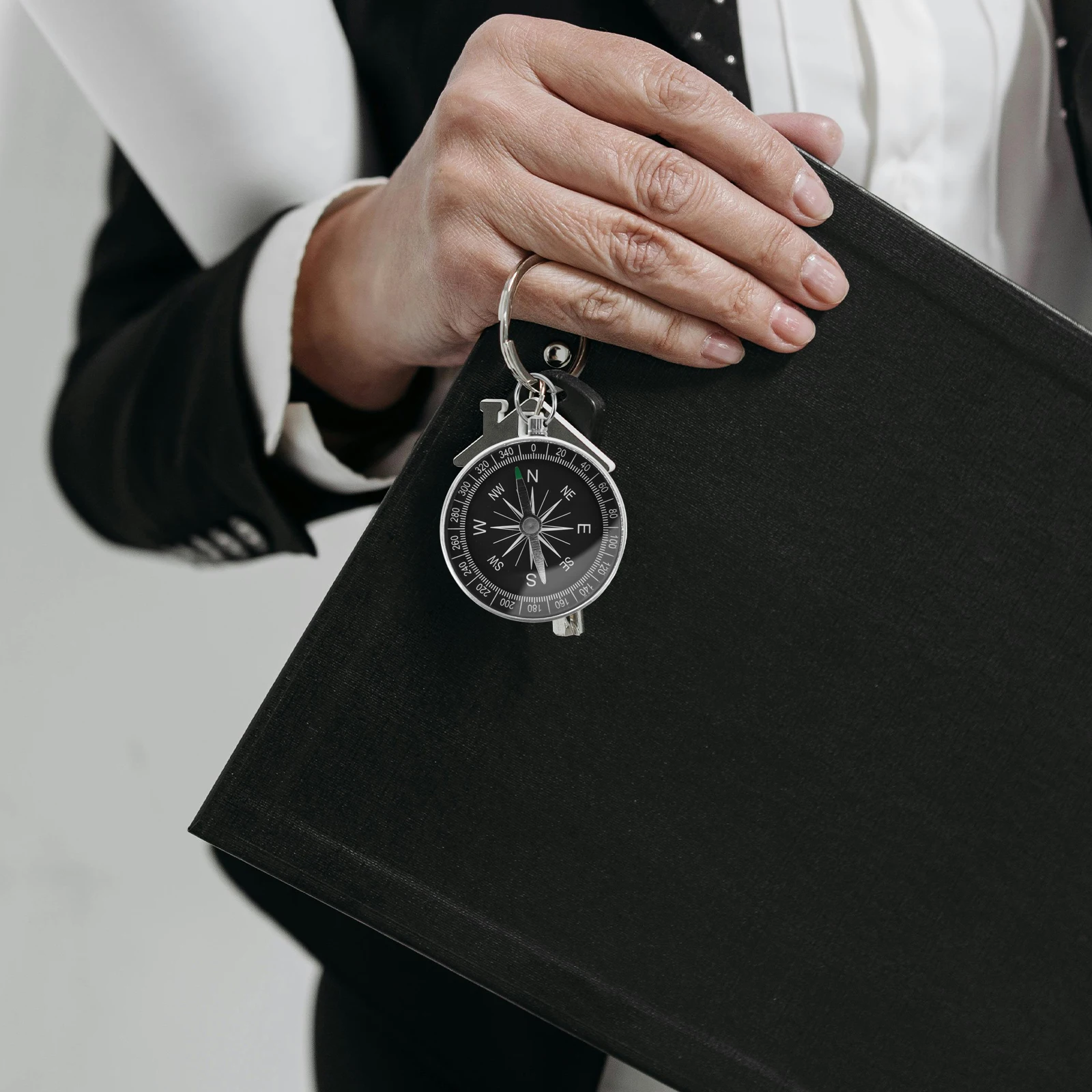 

4 Pcs Keychain Compass Ornament Pendant Outdoor for Hiking Portable Aluminum Silver Camping Pocket Alloy