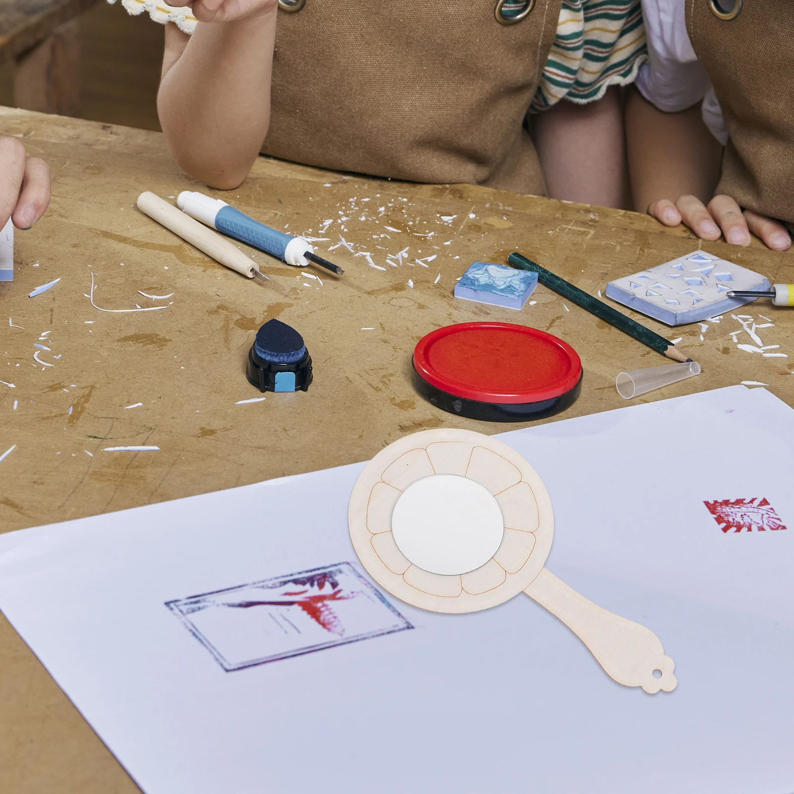 

10Sets DIY Wooden Handheld Mirror Unpainted Craft Set Small Mirror for Painting Activity Party Favor Art Class