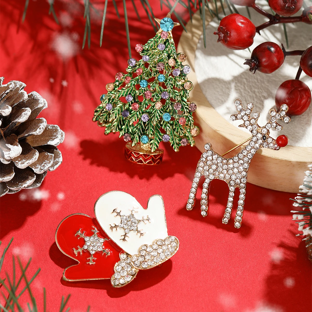 Fashionable Rhinestone Drip Oil Alloy Christmas Series Brooch Reindeer Gloves Small Tree Unisex Holiday Gifts