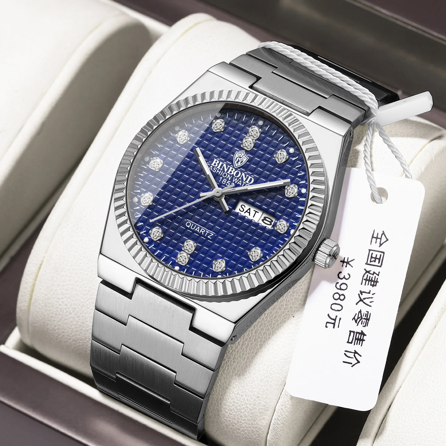 Men's Watch Fashion Trend Waterproof Luminous Calendar Carved Case Stainless Steel Wristband Quartz Clock Gift