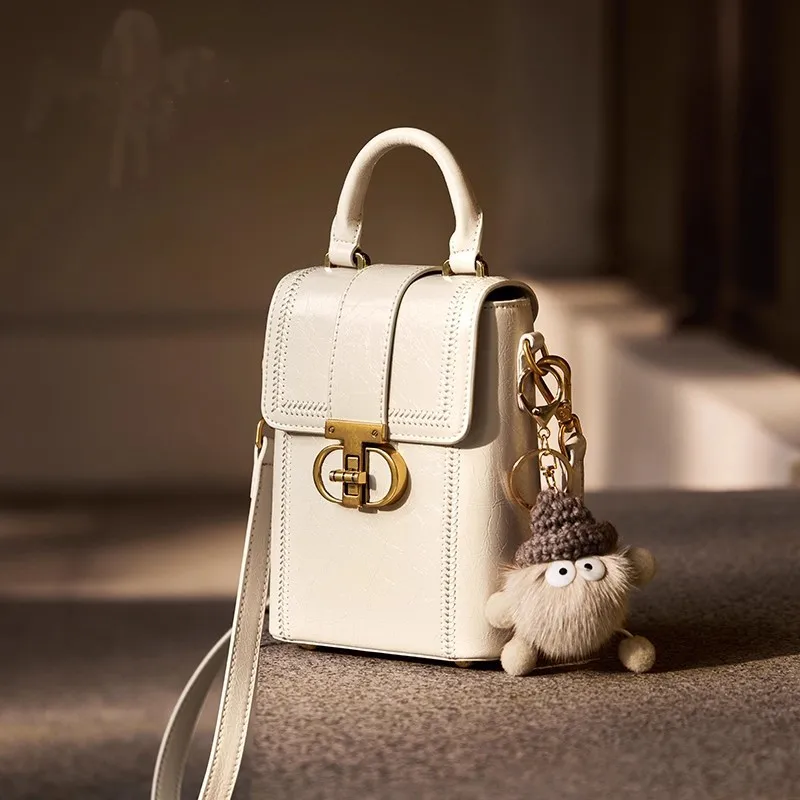 

Versatile PU Textured Shoulder Bag Minimalist Chic Women's Handbag Fashionable Premium Phone Crossbody for Summer