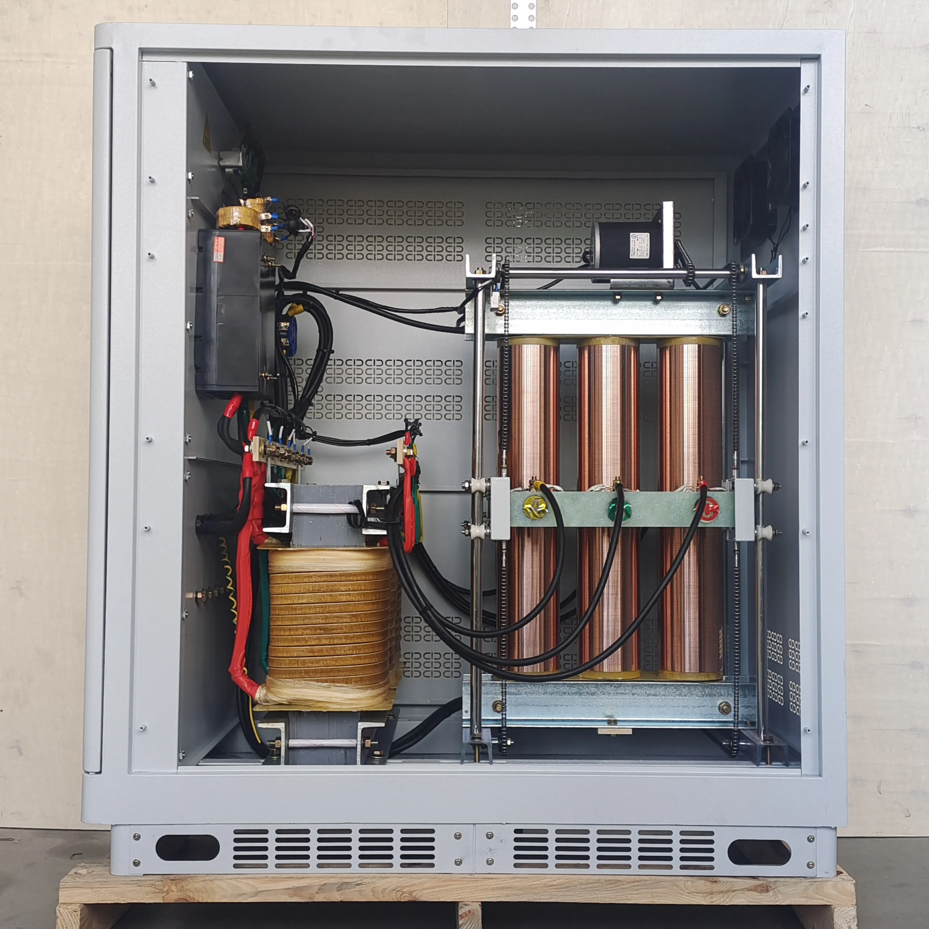 

Sbw-250kva Трехфазный 3-фазный стабилизатор напряжения/регулятор 380 В Высокое качество