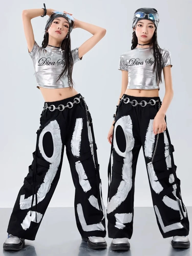 

2025 Kpop Girls Jazz Dance Costume Silver Crop Tops Black Pants Hip Hop Performance Clothes Summer Concert Stage Outfits BL15781