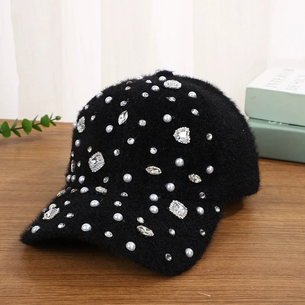 Fall/Winter Warm Baseball Caps for Men and Women: Pearl and Rhinestone Fashionable Baseball Caps—Unique and Versatile Sun Hats
