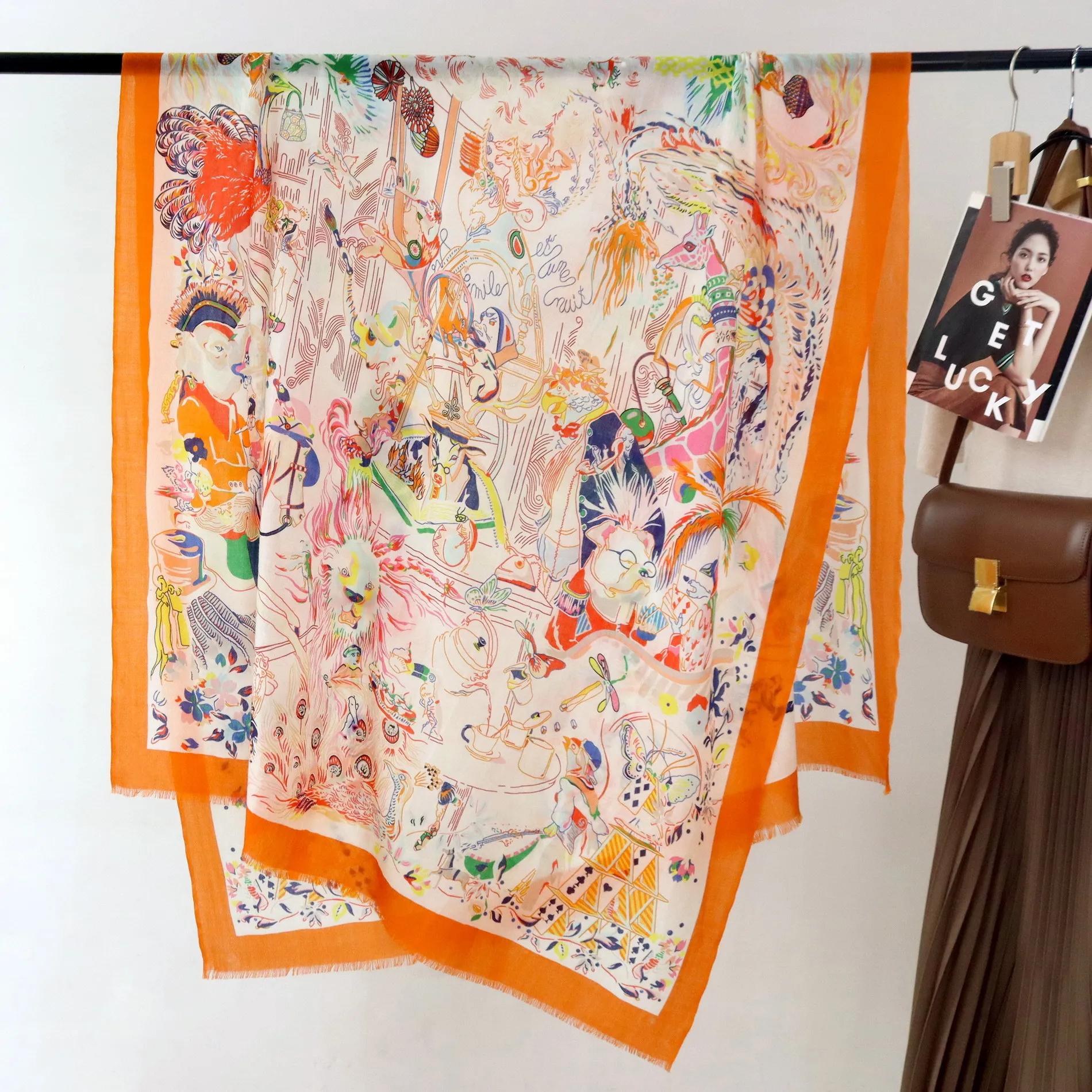 sciarpa-lunga-elegante-e-di-alta-qualita-per-donne-in-lana-solubile-in-acqua-con-stampa-fantasia-notturna-frange-fatte-a-mano-morbida-e-calda