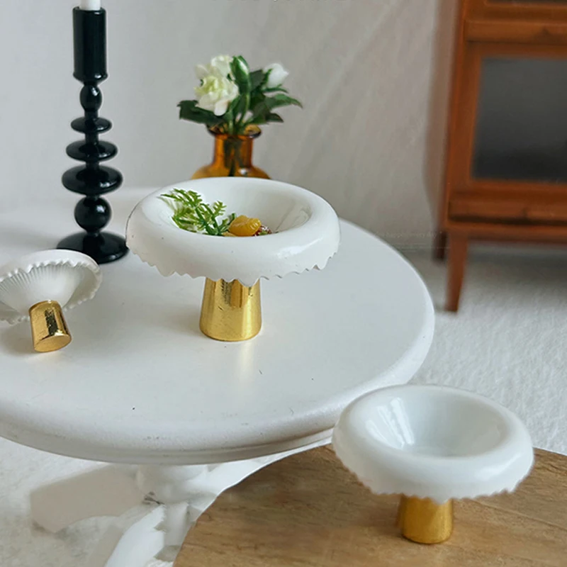 1pc casa de bonecas em miniatura liga pé alto disco modelo mini prato chá sobremesa pan bandeja frutas crianças fingir jogar brinquedos acessórios