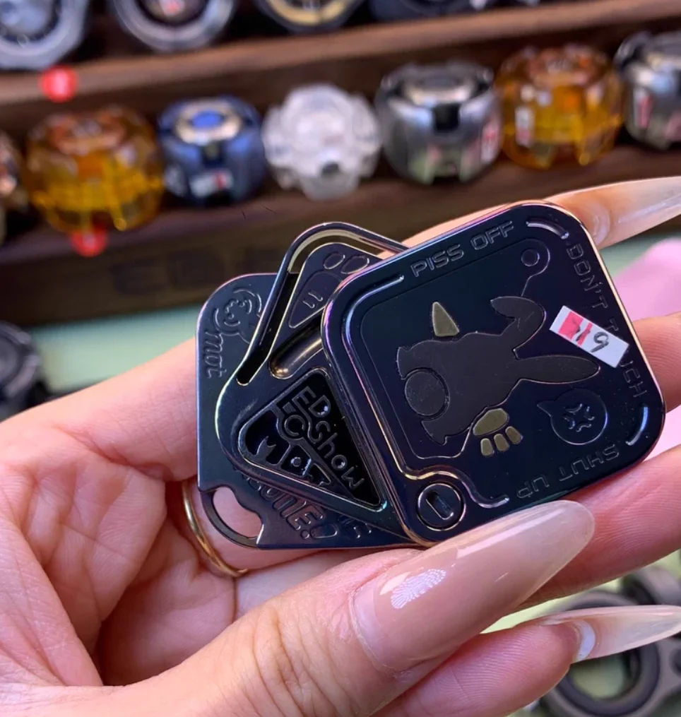 

Б/у EDC Mot Zircon Rainbow Snap: антистресс-игрушка-слайдер