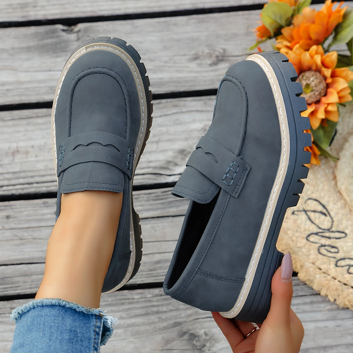 Woman Spring Autumn New British Style Flats Comfortable Low Heel Slip on Shoes Ladies Solid Color Platform Loafers Shoes