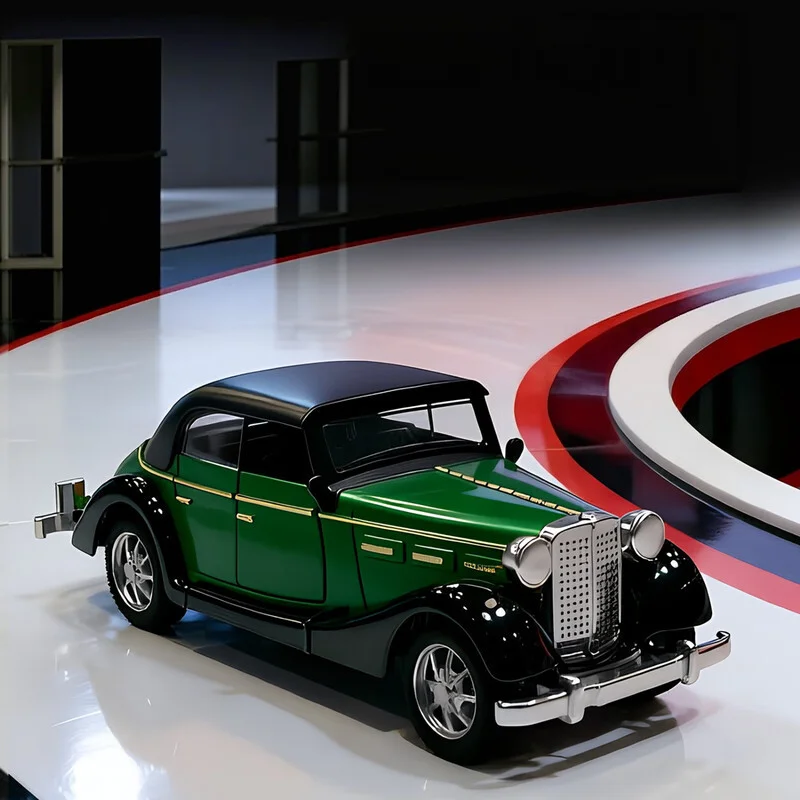Modellino in lega pressofusa di un'auto d'epoca classica, in scala 1:36, con meccanismo a frizione e portiere apribili, ideale come oggetto da collezione e da esporre.