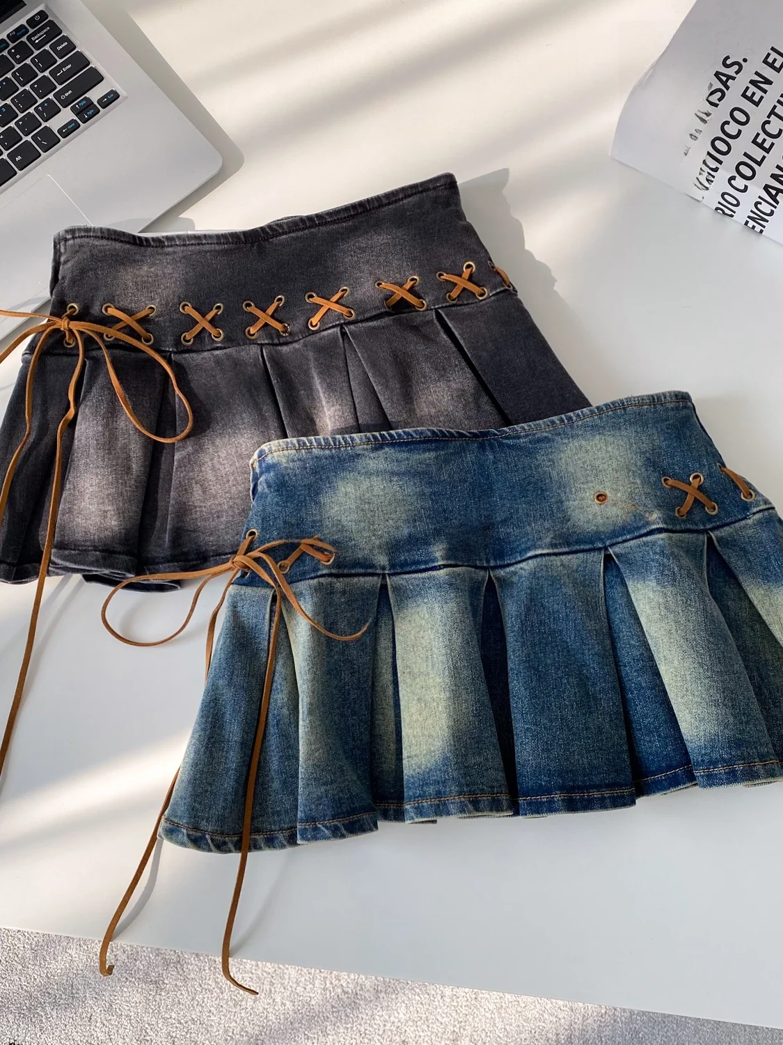 Korean Style High Waist A-Line  Skirt with Pleats And Belt for Women Commuting Short Skirt Splicing Design Autumn Fashion