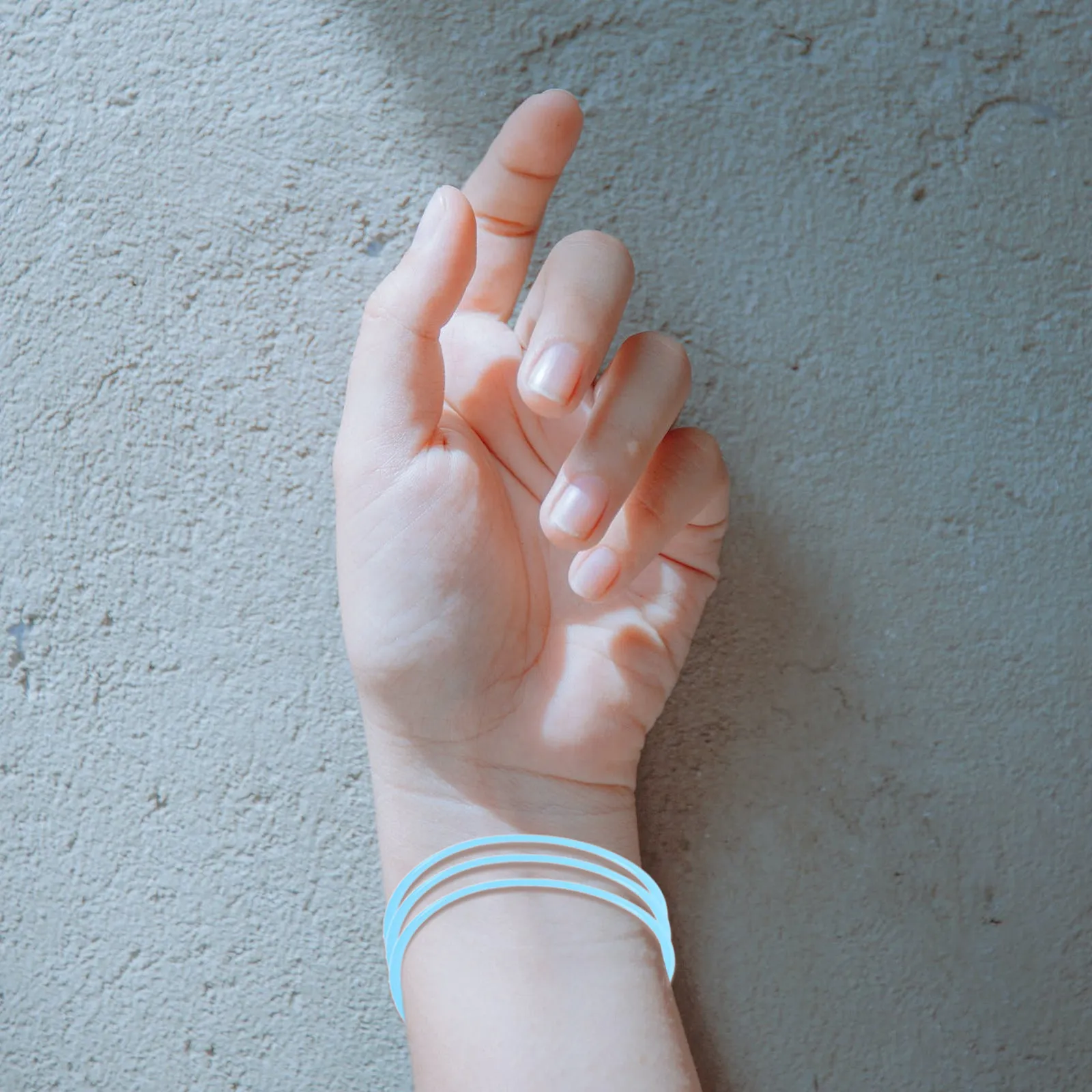 

30Pcs Silicone Bracelets Hair Tie Rubber Bands Fine Glow in Dark Wrist Circles Silicone Rubber Bands