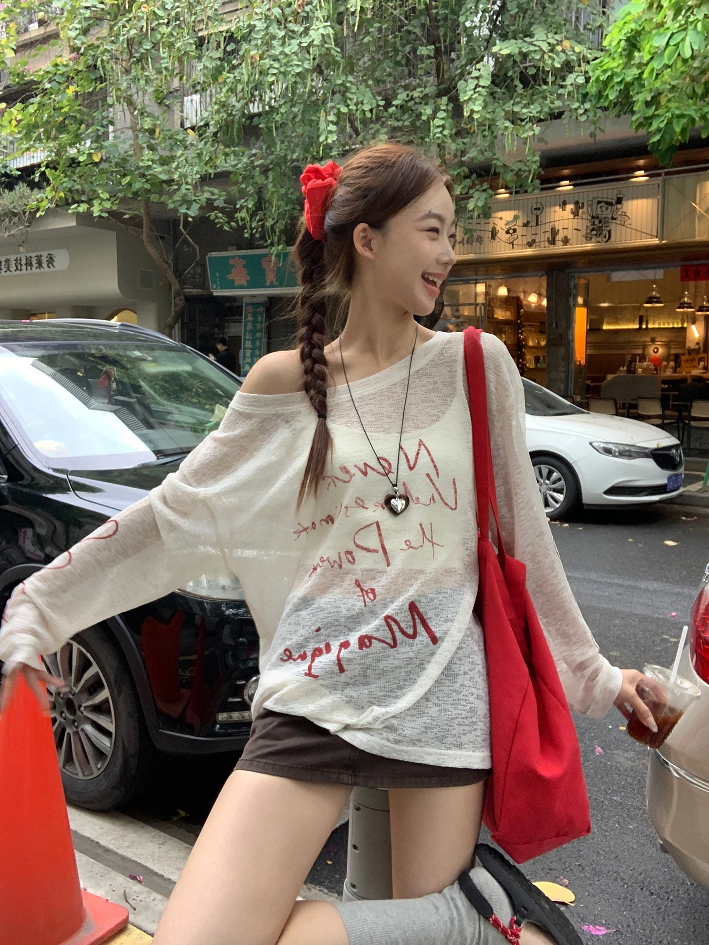 Red Celebri Summer New Loose oulder Long Sve T-shirt da donna Protezione solare Cover up Exposizione unica Faion Top