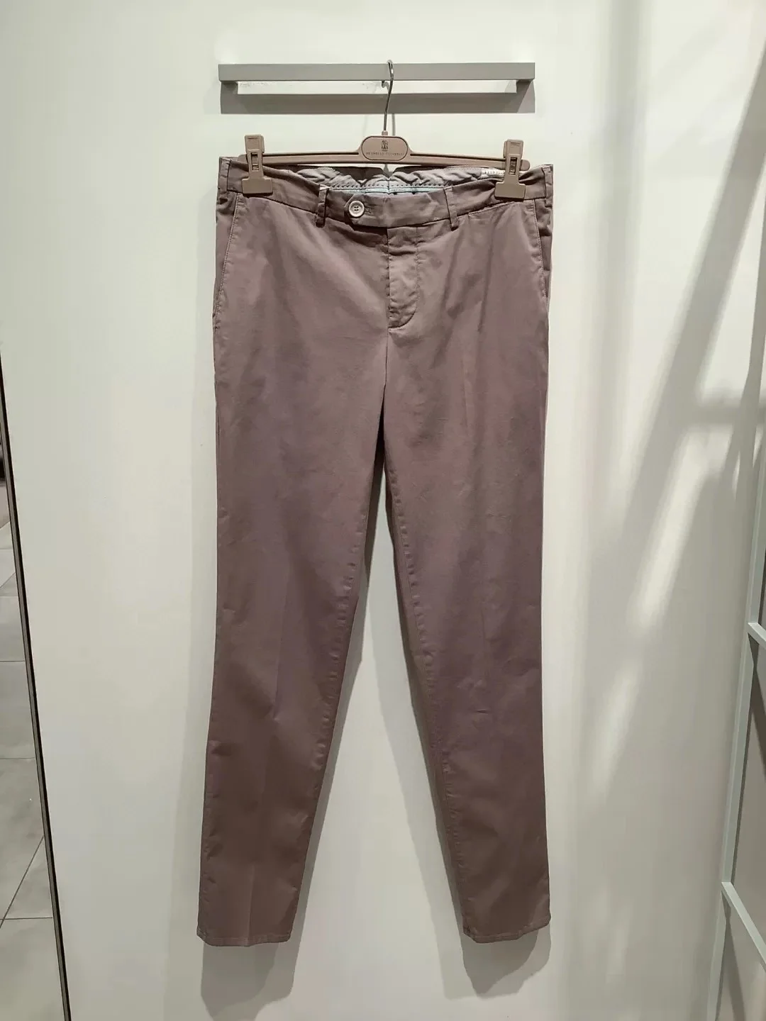 

Новые осенние мужские повседневные брюки матового цвета, повседневные мужские длинные брюки с несколькими карманами, прямые брюки со средней талией