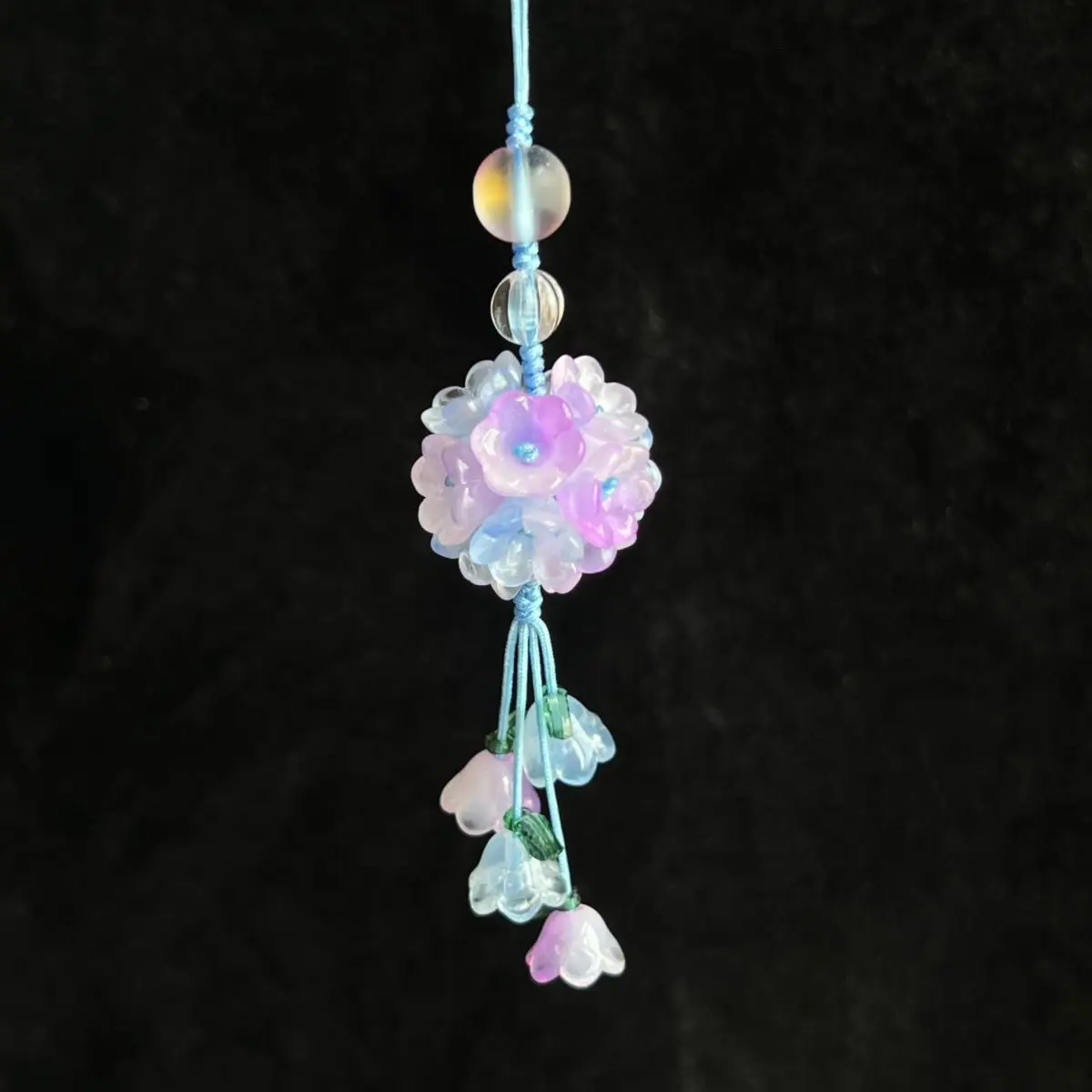 

Стеклянный колокольчик лилии ручной работы с цветком, подвеска для телефона, винтажный эстетический кулон на удачу, ремешок на запястье для женщин, подарок