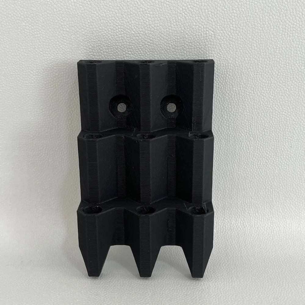 

Minimalist Wall-Mounted Wall Dart Organizer 3D Printed 9 Darts Dart Dock Stand PLA Sturdy Dart Storage Rack Gift for Players
